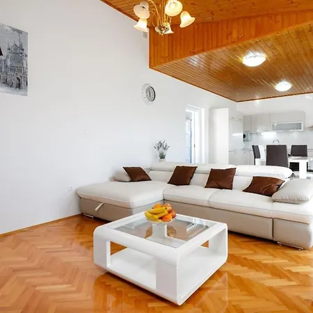 Nyaraló In Mit Privatem Pool By Interhome *