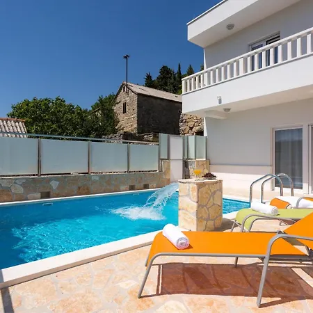Nyaraló In Mit Privatem Pool By Interhome